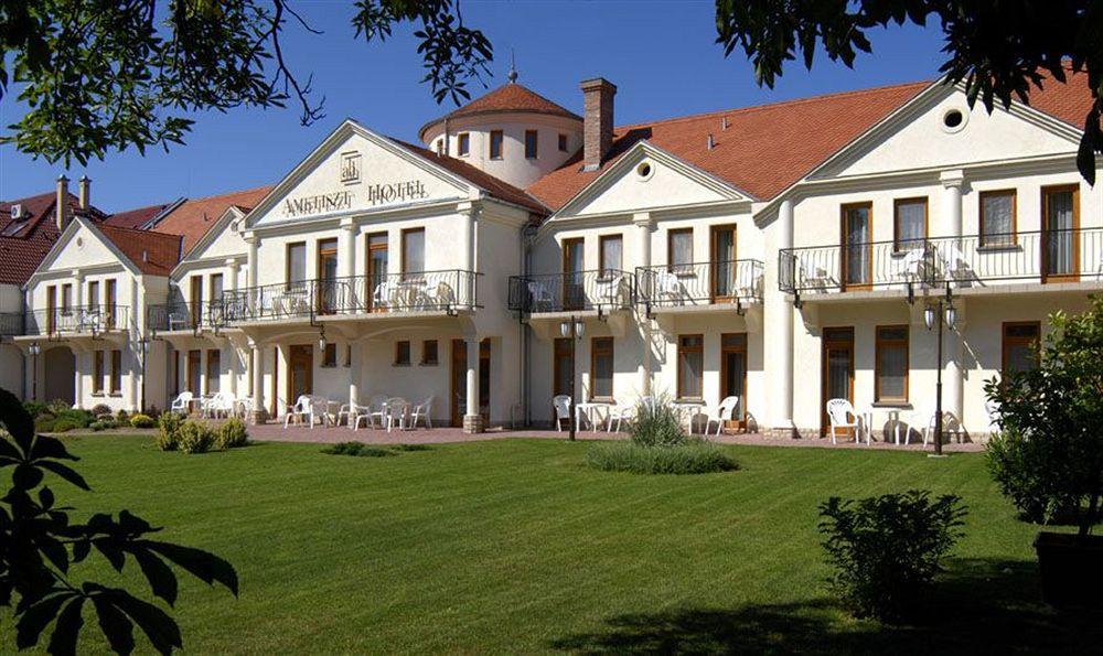 Ametiszt Hotel Harkány Exterior foto