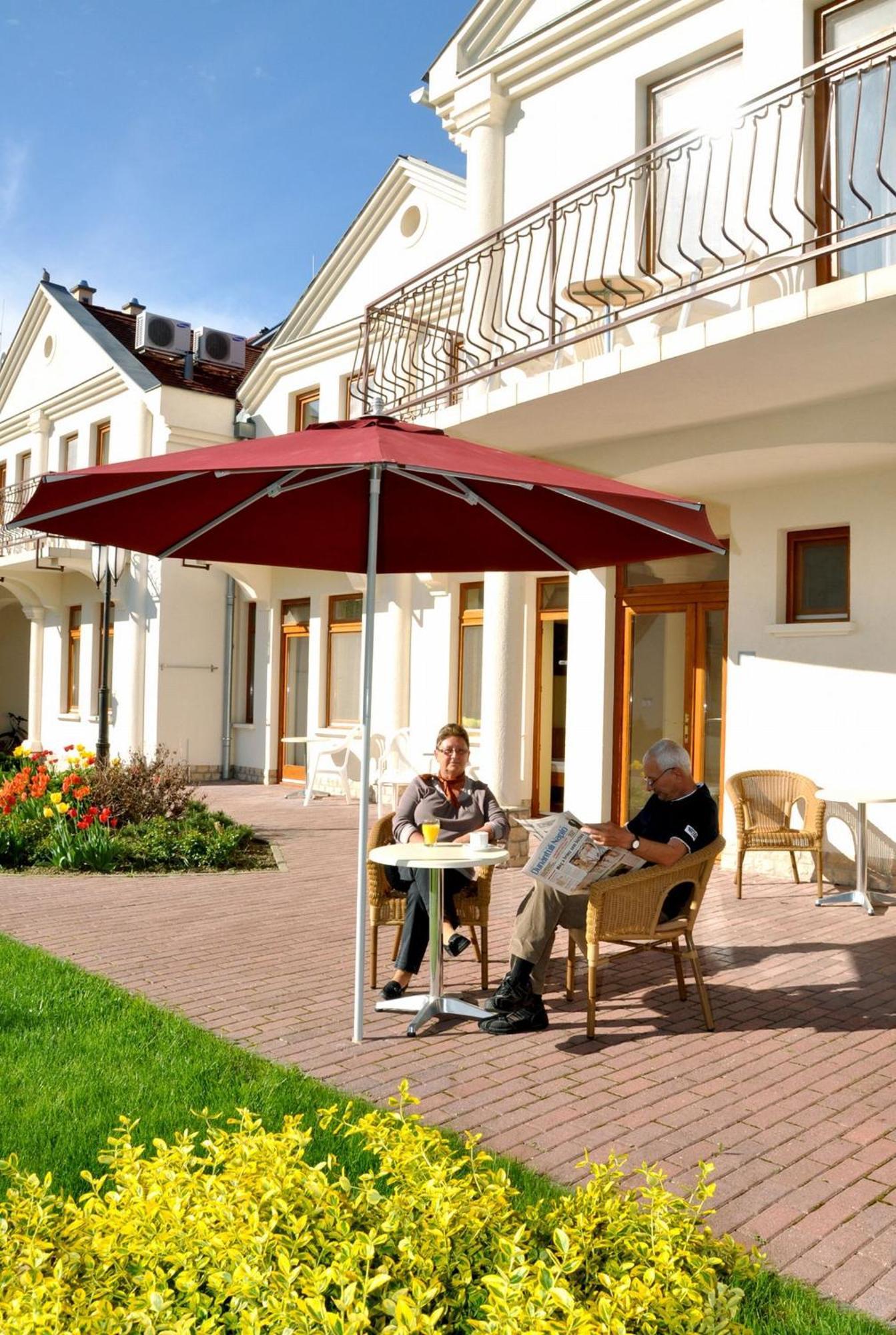 Ametiszt Hotel Harkány Exterior foto